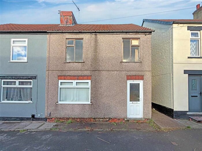 3 Bedroom Semi Detached House For Sale In Diamond Avenue, Kirkby-In-Ashfield, Nottingham, NG17