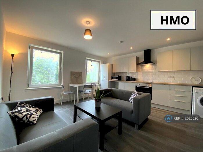 3 Bedroom Maisonette To Rent In Melvaig Place, Glasgow, G20