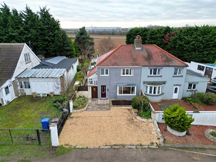 3 Bedroom Semi-Detached House For Sale In Weeland Road, Beal, DN14