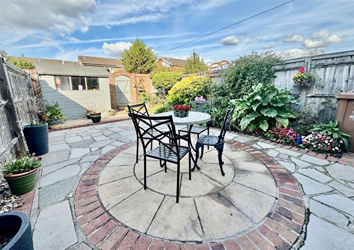 3 Bedroom Terraced House For Sale In Mark Close, Bexleyheath, DA7