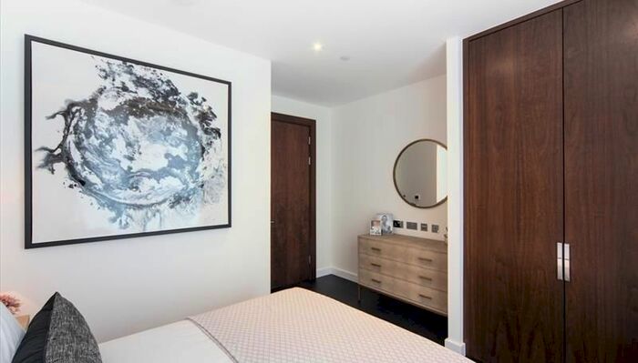 2 Bedroom Flat To Rent In Charles Clowes Walk, London, SW11