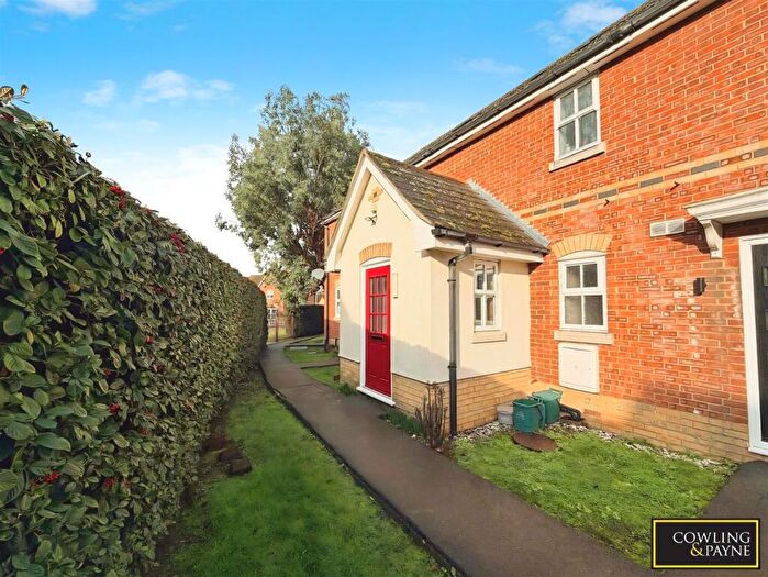 1 Bedroom Maisonette For Sale In Napier Crescent, Wickford, SS12