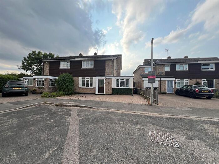 4 Bedroom Semi Detached House For Sale In Croft Close, Tonbridge, TN10