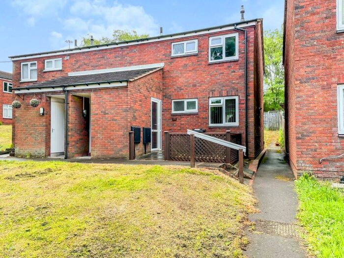 1 Bedroom Flat To Rent In Oxford Street, Dudley, DY1