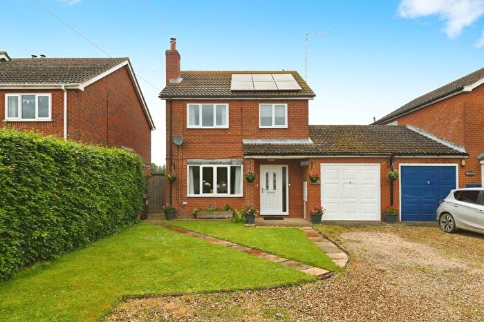 3 Bedroom Link Detached House For Sale In Cranesgate South, Whaplode St Catherines, Spalding, PE12