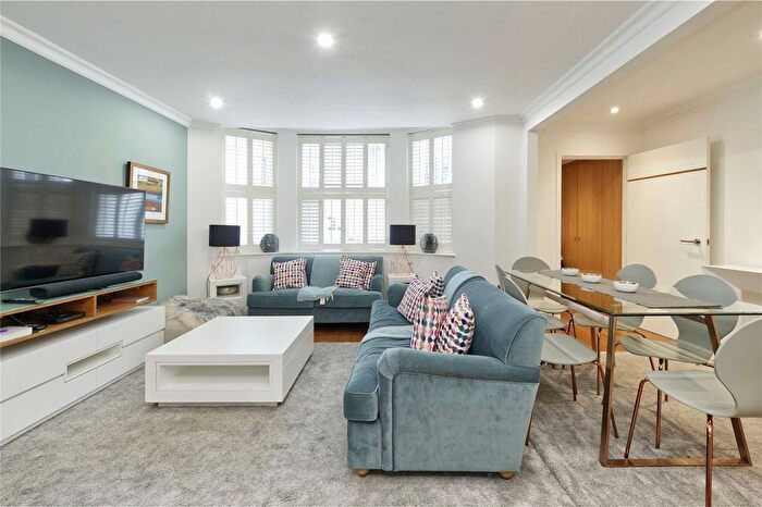 2 Bedroom Flat For Sale In Chepstow Place, Notting Hill, W2