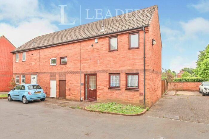 3 Bedroom Town House To Rent In Skoner Road, Norwich, NR5