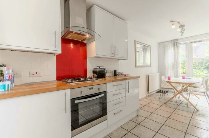 2 Bedroom Flat To Rent In Wharf Road, Angel, London, N1