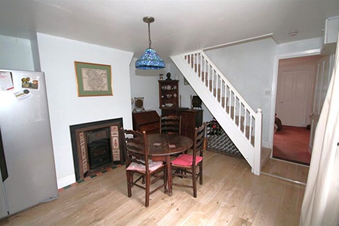 4 Bedroom Semi-Detached House For Sale In Shalmsford Street, Chartham, Canterbury, CT4