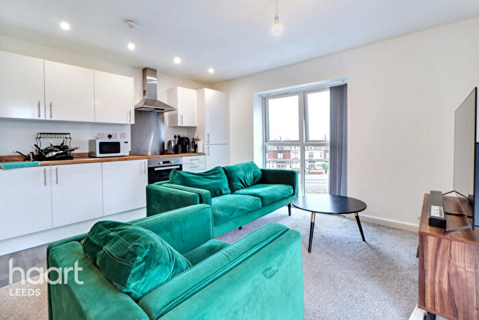2 Bedroom Apartment For Sale In York Road, Leeds, LS9
