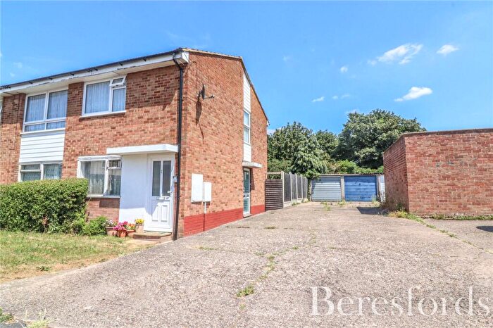 2 Bedroom Maisonette For Sale In Nelson Gardens, Braintree, CM7