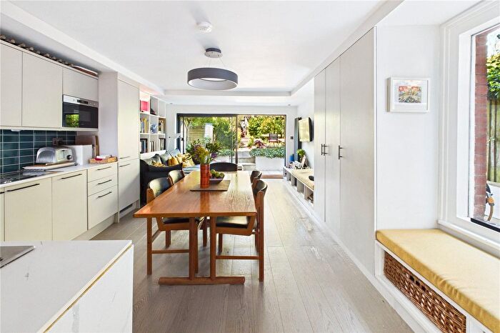 2 Bedroom Flat For Sale In Fairmile Avenue, London, SW16
