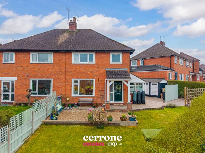 3 Bedroom Semi Detached House For Sale In Meadowhill Crescent, Riverside, Redditch, B98