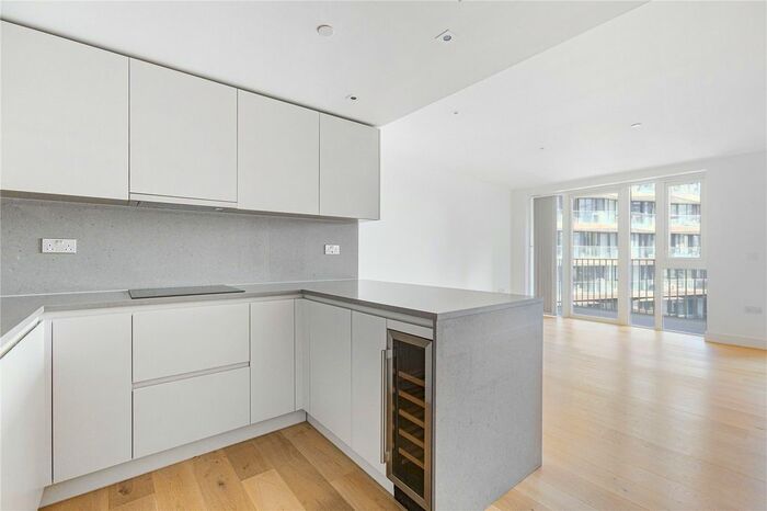 2 Bedroom Property To Rent In Vaughan Way, London, E1W