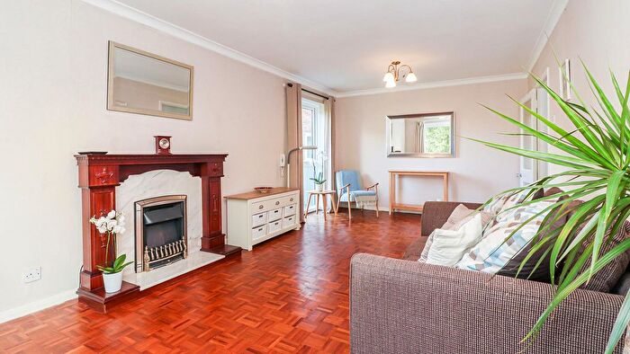 2 Bedroom Flat For Sale In Parkside, Eastbury Road, Watford, WD19