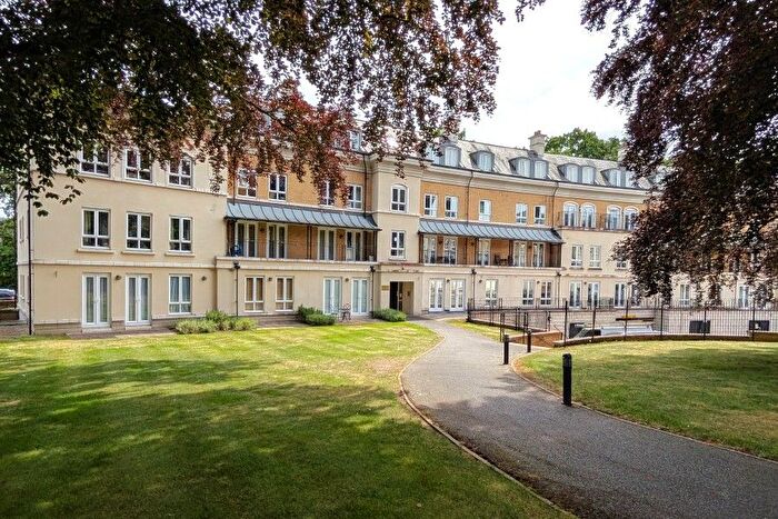 2 Bedroom Flat To Rent In Woking, Surrey, GU22