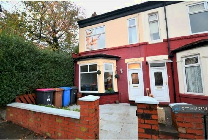 3 Bedroom End Of Terrace House To Rent In Cholmondeley Road, Salford, M6