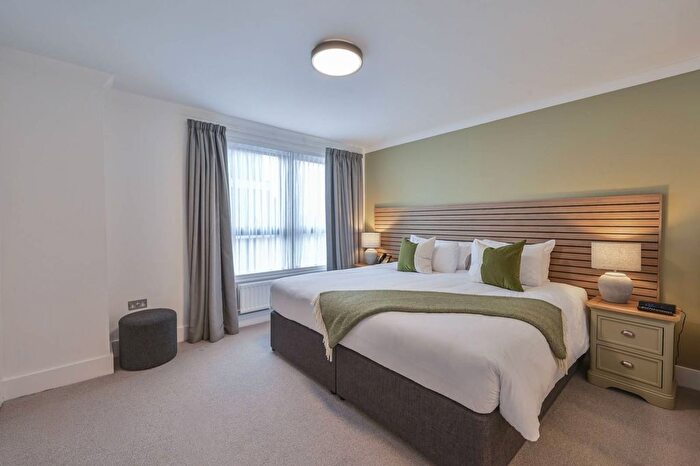 2 Bedroom Flat To Rent In Kensington High Street, London, High Street Kensington, London, W8