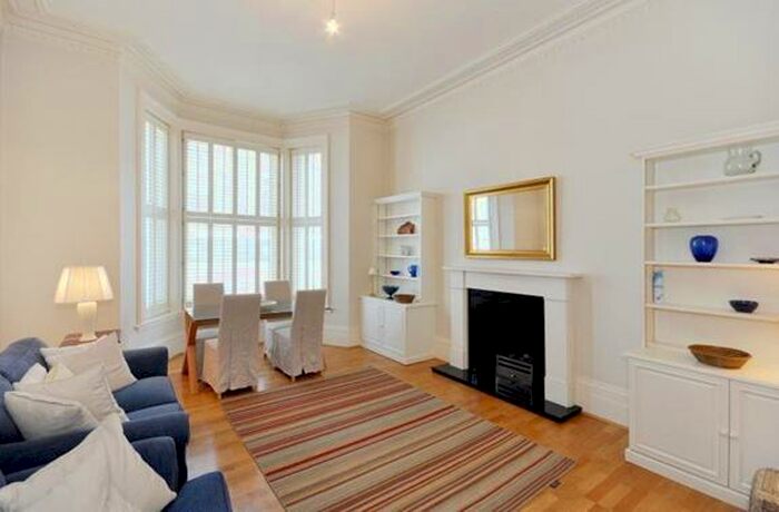 2 Bedroom Apartment To Rent In Finborough Road, Chelsea, London, SW10
