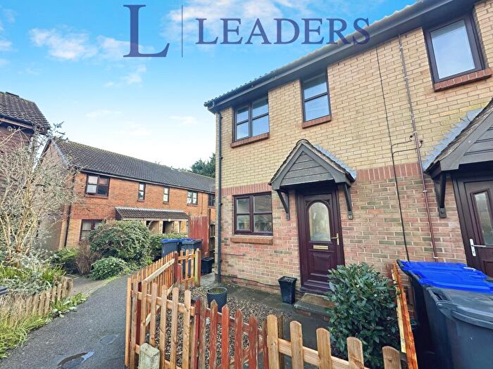 2 Bedroom End Of Terrace House To Rent In Pilgrims Walk, BN13