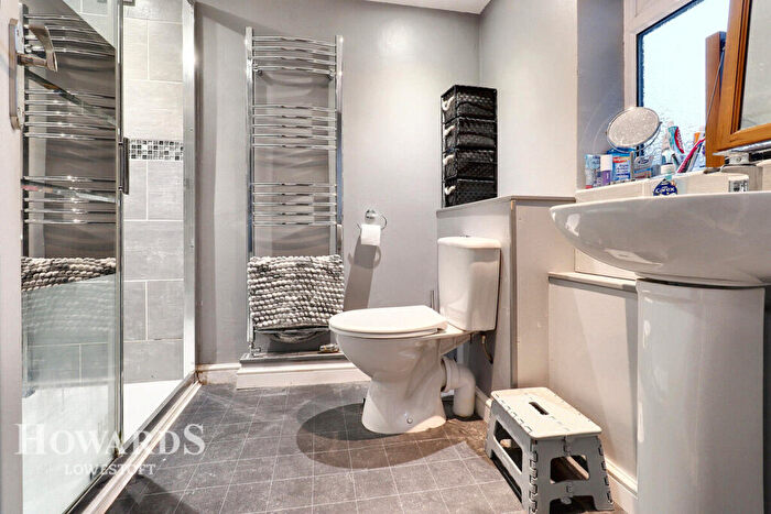 3 Bedroom Terraced House For Sale In Queens Road, Lowestoft, NR32