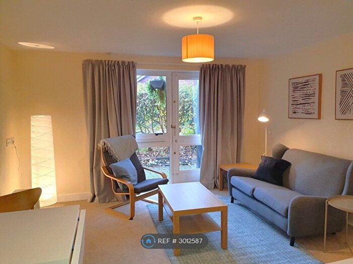 1 Bedroom Flat To Rent In Queen's Park, Chester, CH4