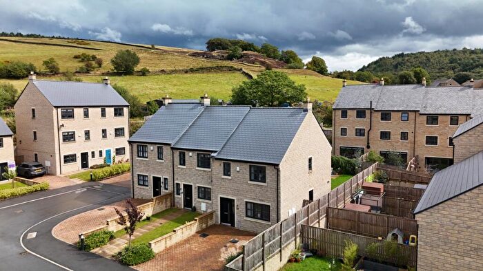 3 Bedroom Terraced House For Sale In Hawkshead Road, Old Glossop, SK13