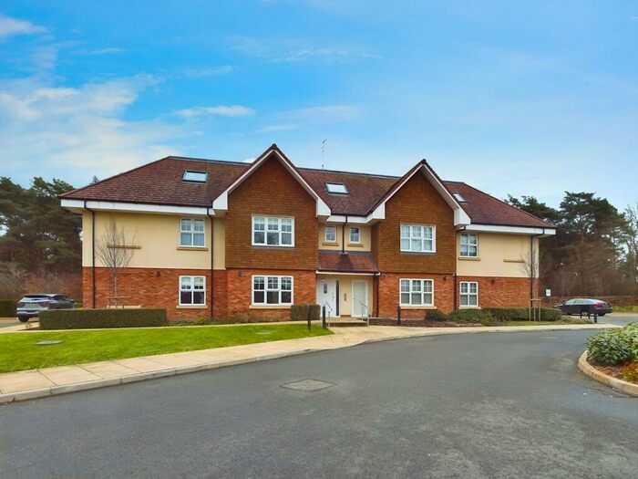2 Bedroom Retirement Property For Sale In Chantry Court, Broadbridge Heath, RH12