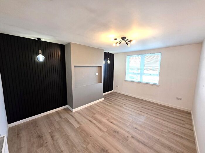 3 Bedroom Flat To Rent In Greenburn Drive, Stoneywood, Aberdeen, AB21