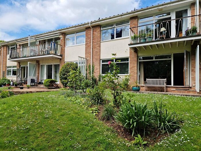 2 Bedroom Flat For Sale In Cranford Avenue, Exmouth, EX8