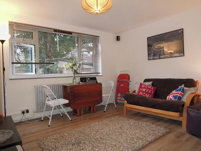 1 Bedroom Flat To Rent In Maryland Square, Stratford, London, E15