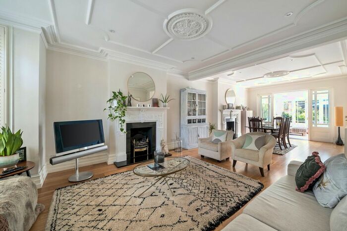 5 Bedroom Semi-Detached House To Rent In Lebanon Park, Twickenham, TW1