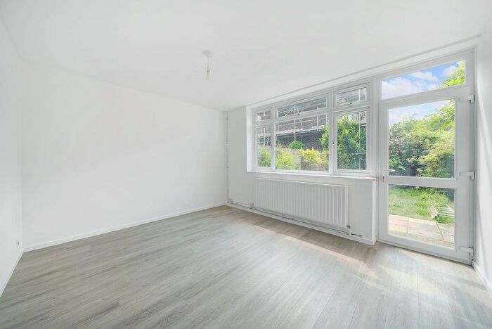 3 Bedroom Terraced House To Rent In Franciscan Road, Tooting Bec, London, SW17