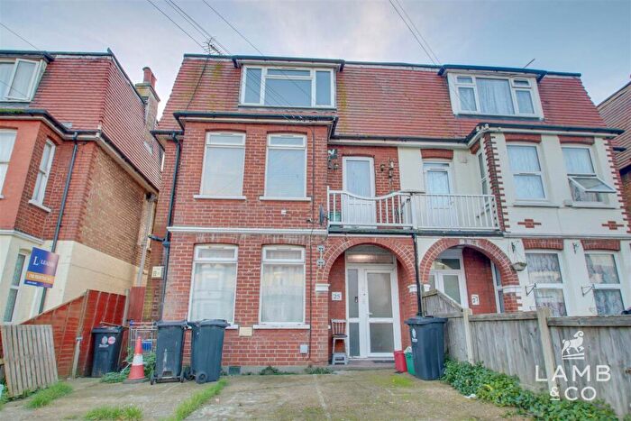 2 Bedroom Chalet To Rent In Penfold Road, Clacton-On-Sea, CO15