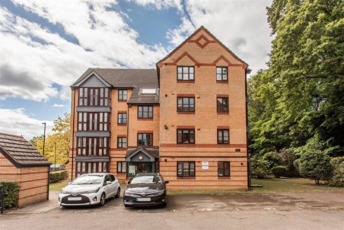2 Bedroom Flat For Sale In Healey House, Bow, E3
