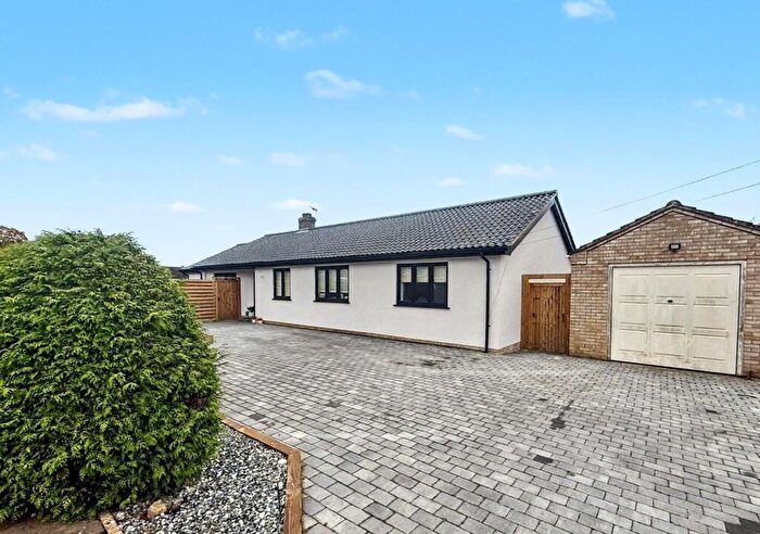 4 Bedroom Detached Bungalow For Sale In Hillside Crescent, Wicklewood, NR18