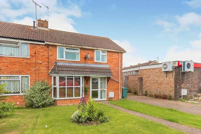 3 Bedroom Property To Rent In St. Peters Avenue, Aylesbury, HP19