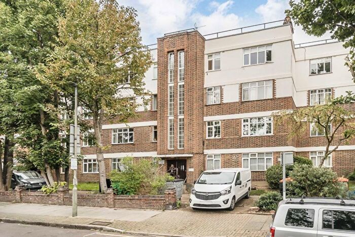 2 Bedroom Flat To Rent In Balham High Road, Balham, SW17