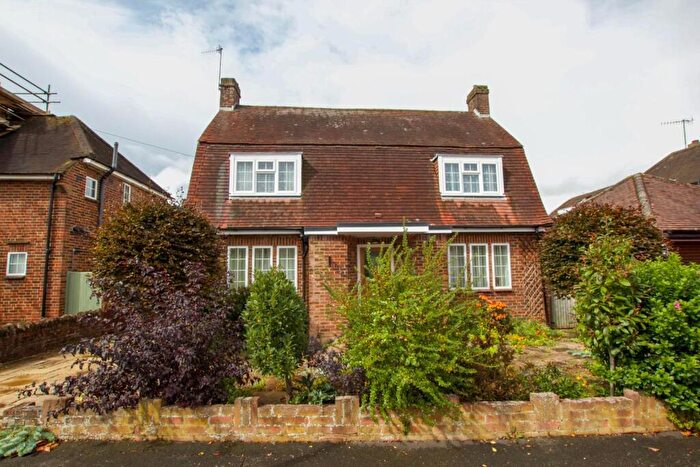 3 Bedroom Detached House For Sale In Briar Way, Guildford, GU4