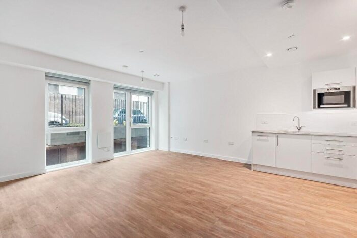 2 Bedroom Apartment To Rent In Pelham Street, BN1