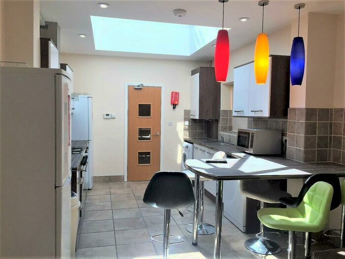 6 Bedroom Terraced House To Rent In Hubert Road, Selly Oak, Birmingham, B29