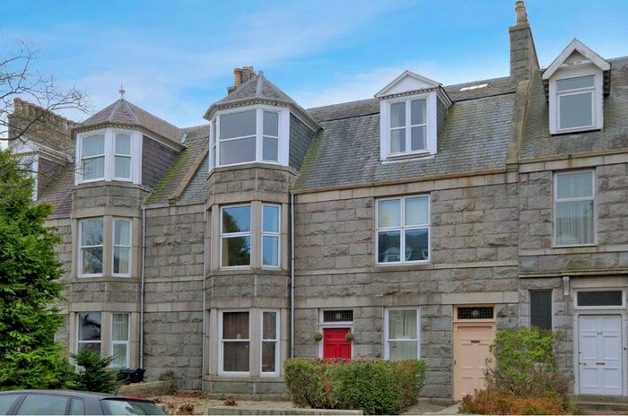 2 Bedroom Flat To Rent In Forest Avenue, Aberdeen, AB15