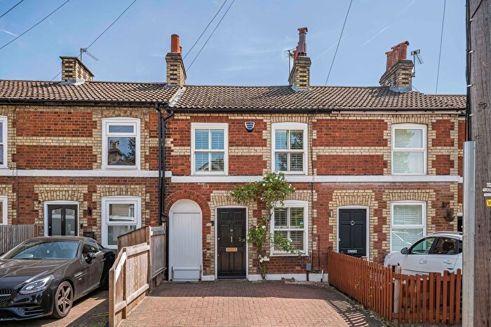 2 Bedroom Terraced House For Sale In Lattimore Road, St. Albans, Hertfordshire, AL1