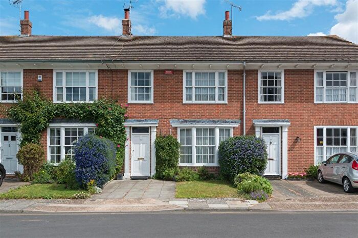 4 Bedroom Terraced House For Sale In Abbots Place, Canterbury, CT1