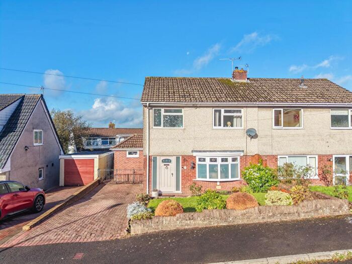 3 Bedroom Semi-Detached House For Sale In Mandeville Road, Blackwood, NP12