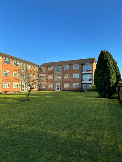 2 Bedroom Apartment To Rent In Barrowfield Lane, Kenilworth, CV8