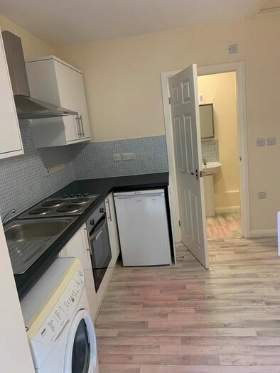 1 Bedroom Flat To Rent In Queens Road, Clarendon Park, Leicester, LE2