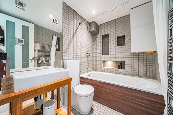 2 Bedroom Flat To Rent In Lexham Gardens, Kensington, London, W8