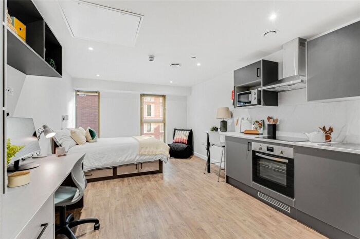 1 Bedroom Flat To Rent In College Street, Northampton, West Northamptonshire, NN1