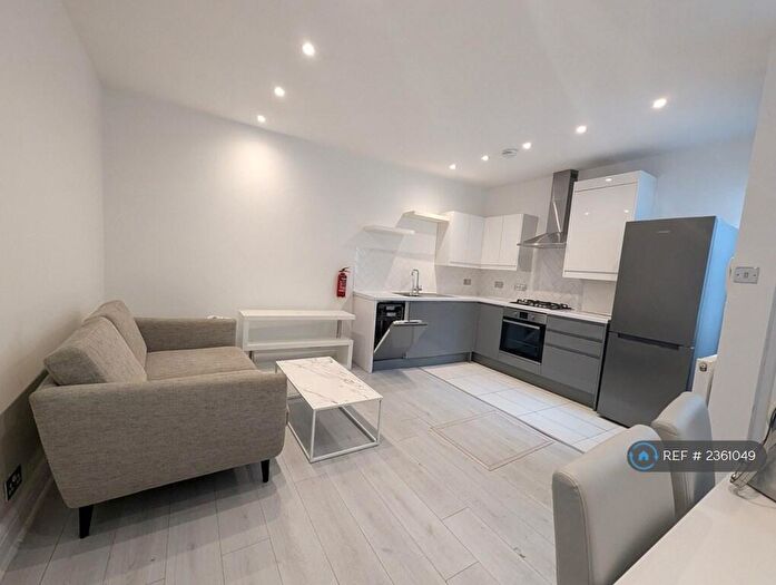 2 Bedroom Flat To Rent In Kingsland Road, London, E2
